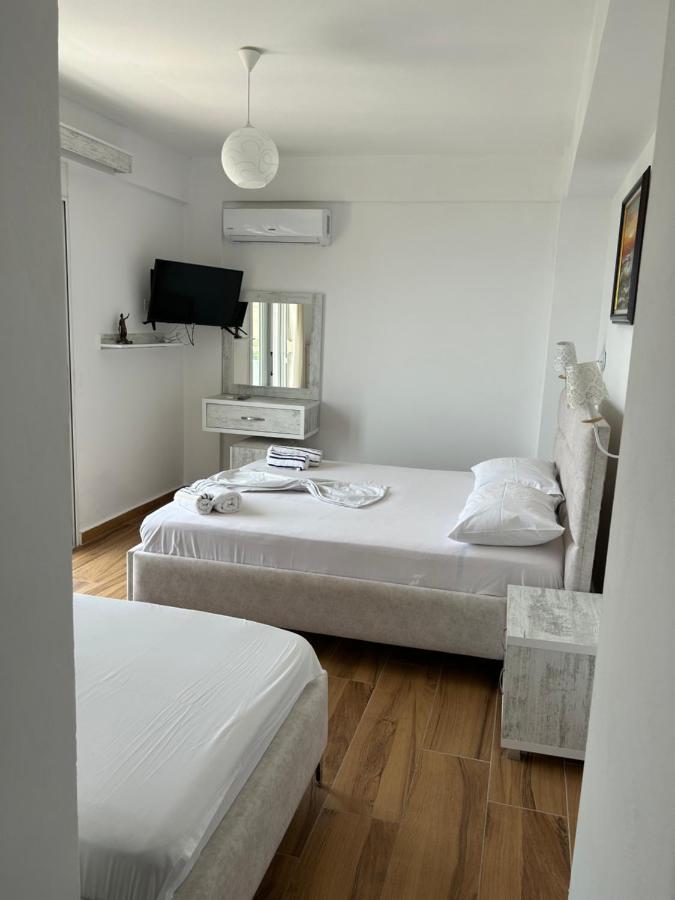 סרנדה Eri Rooms מראה חיצוני תמונה