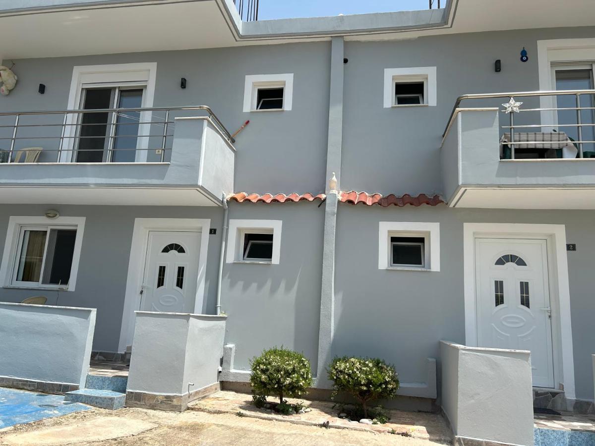 סרנדה Eri Rooms מראה חיצוני תמונה