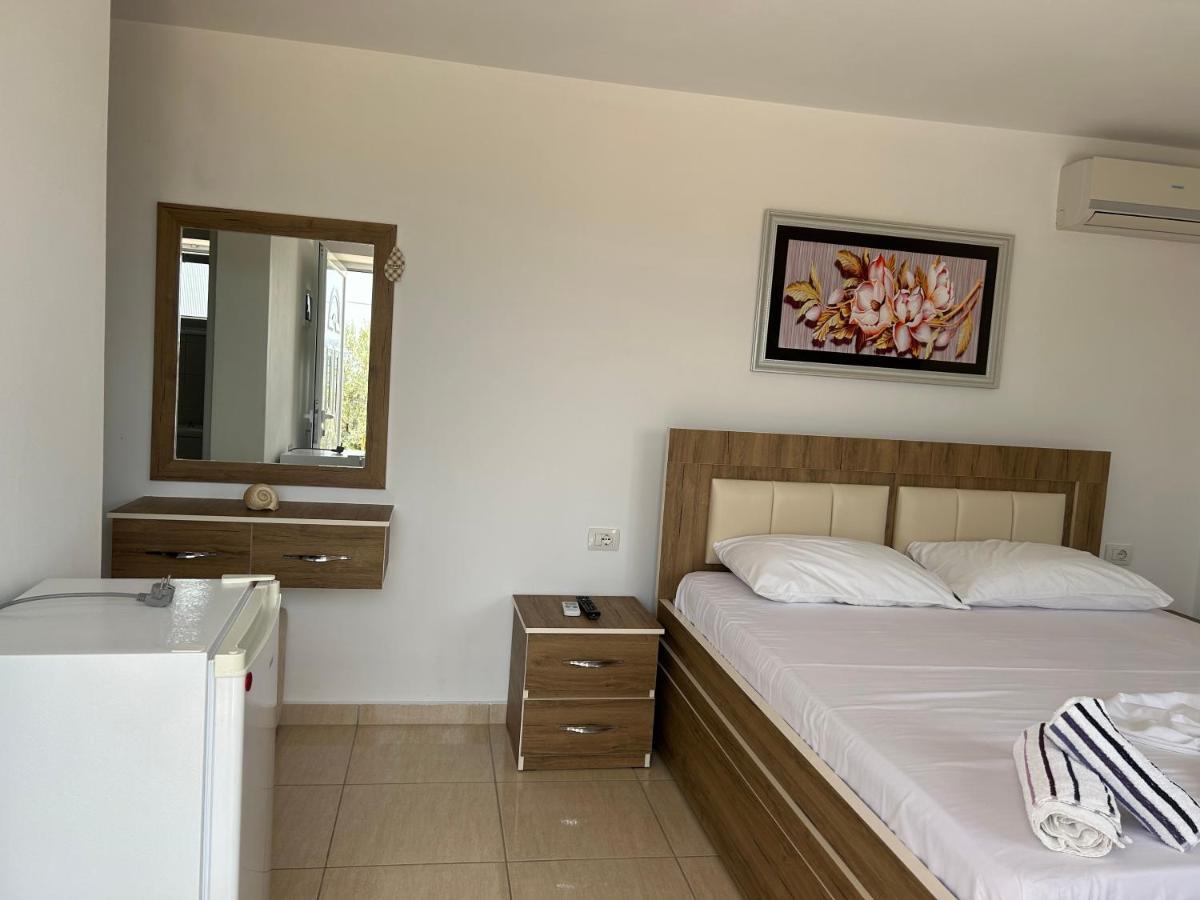 סרנדה Eri Rooms מראה חיצוני תמונה