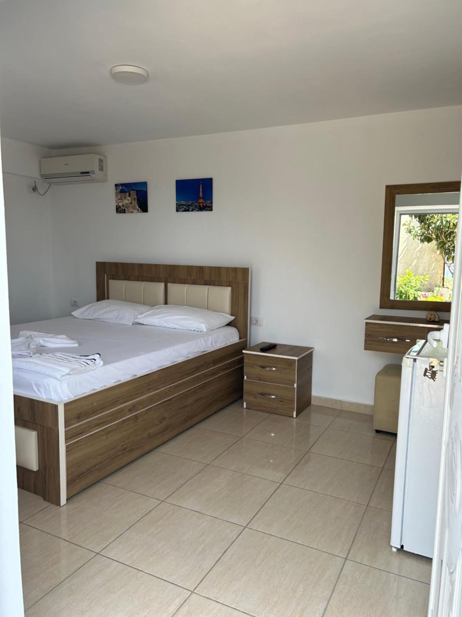 סרנדה Eri Rooms מראה חיצוני תמונה