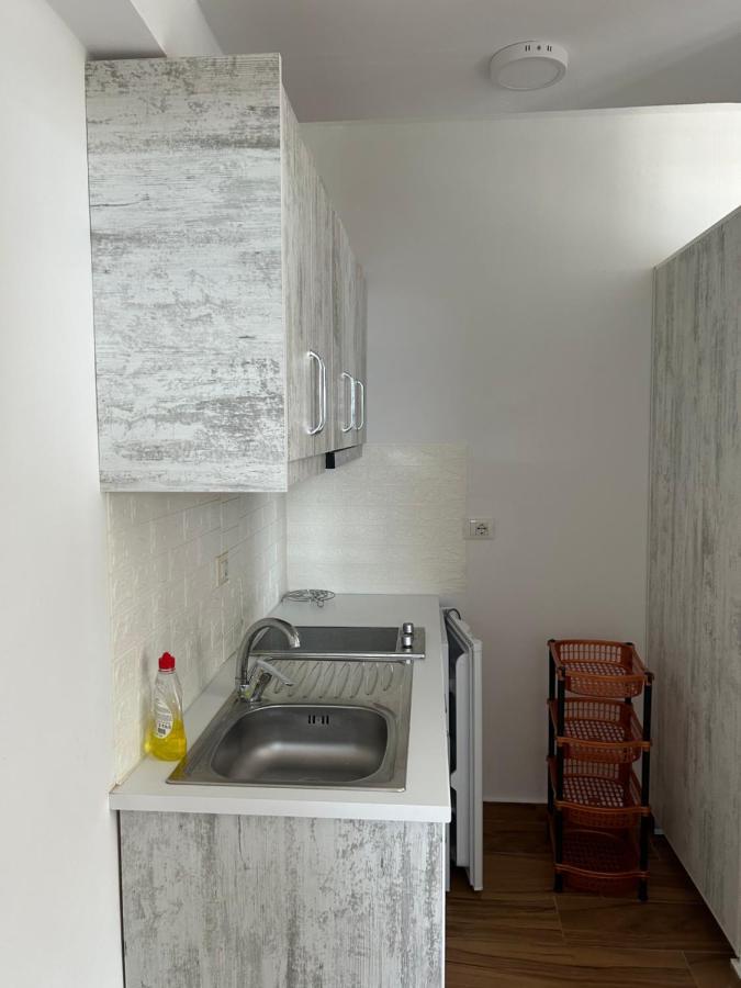 סרנדה Eri Rooms מראה חיצוני תמונה