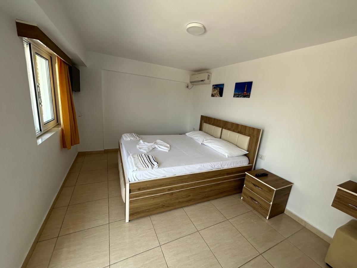 סרנדה Eri Rooms מראה חיצוני תמונה
