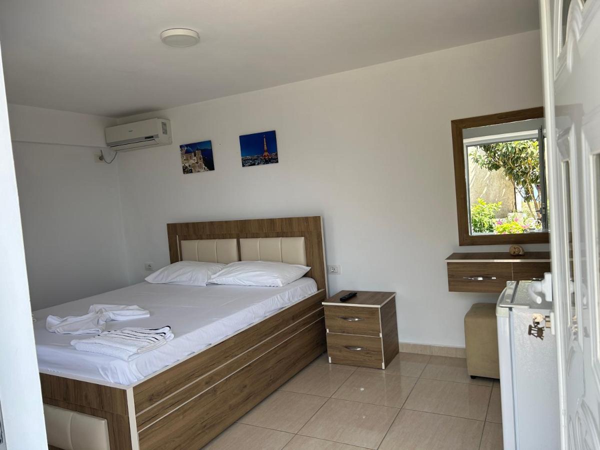 סרנדה Eri Rooms מראה חיצוני תמונה