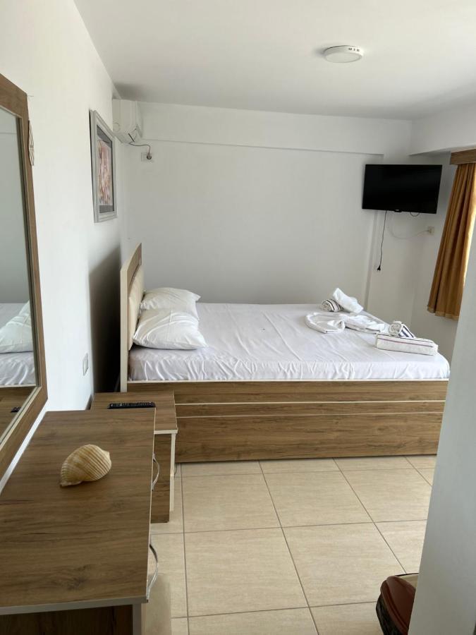 סרנדה Eri Rooms מראה חיצוני תמונה