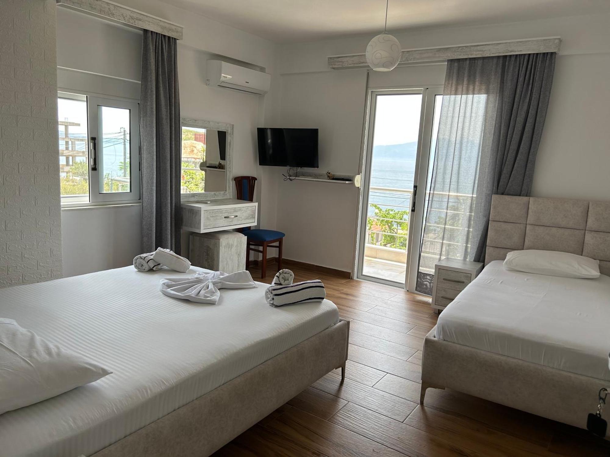 סרנדה Eri Rooms מראה חיצוני תמונה