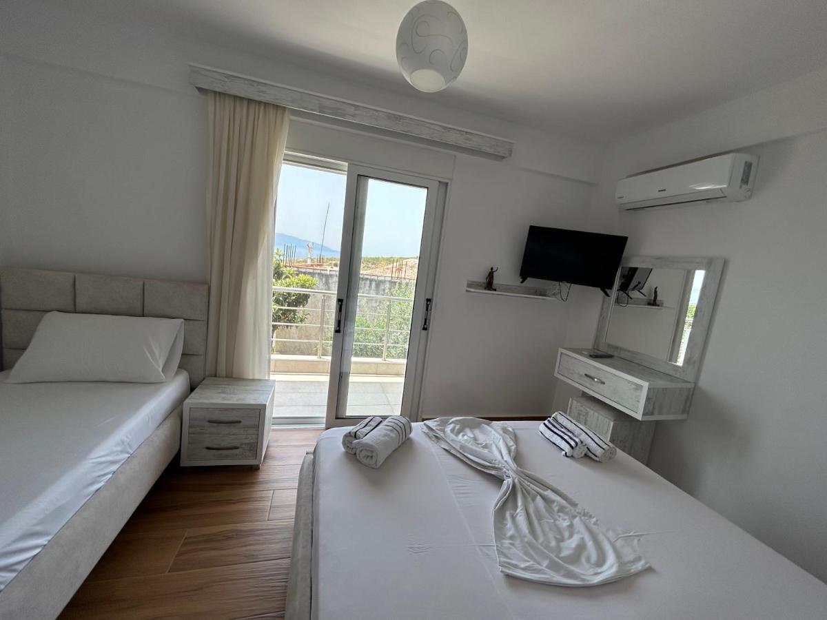 סרנדה Eri Rooms מראה חיצוני תמונה