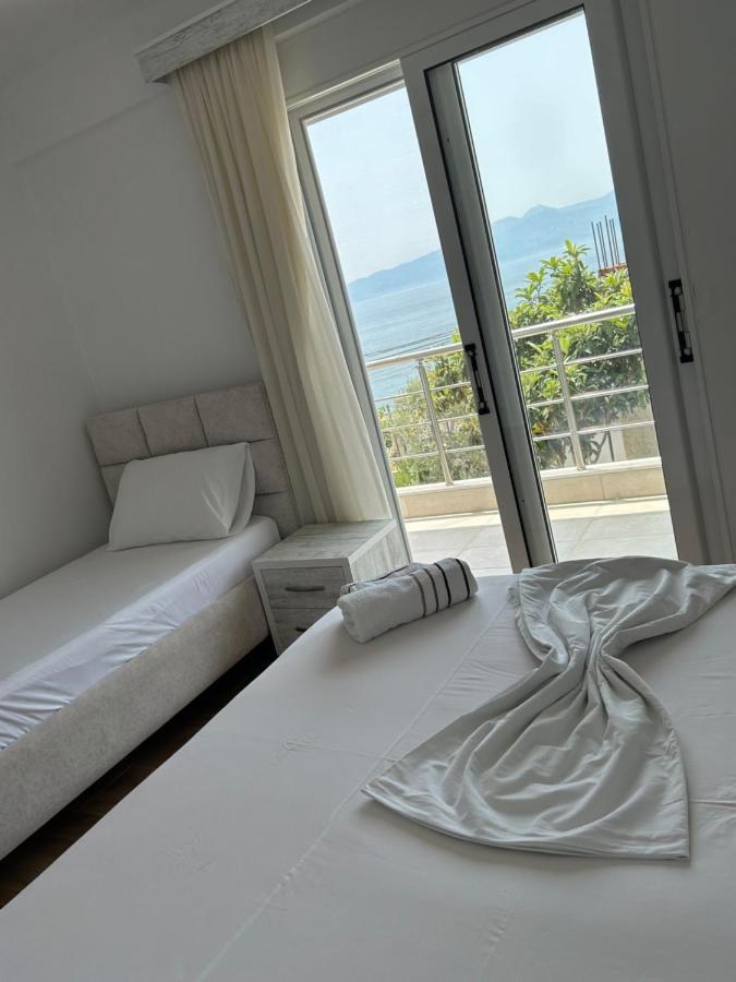 סרנדה Eri Rooms מראה חיצוני תמונה