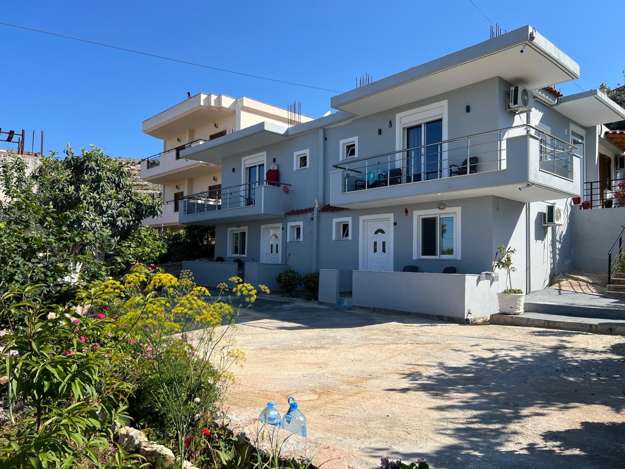 סרנדה Eri Rooms מראה חיצוני תמונה