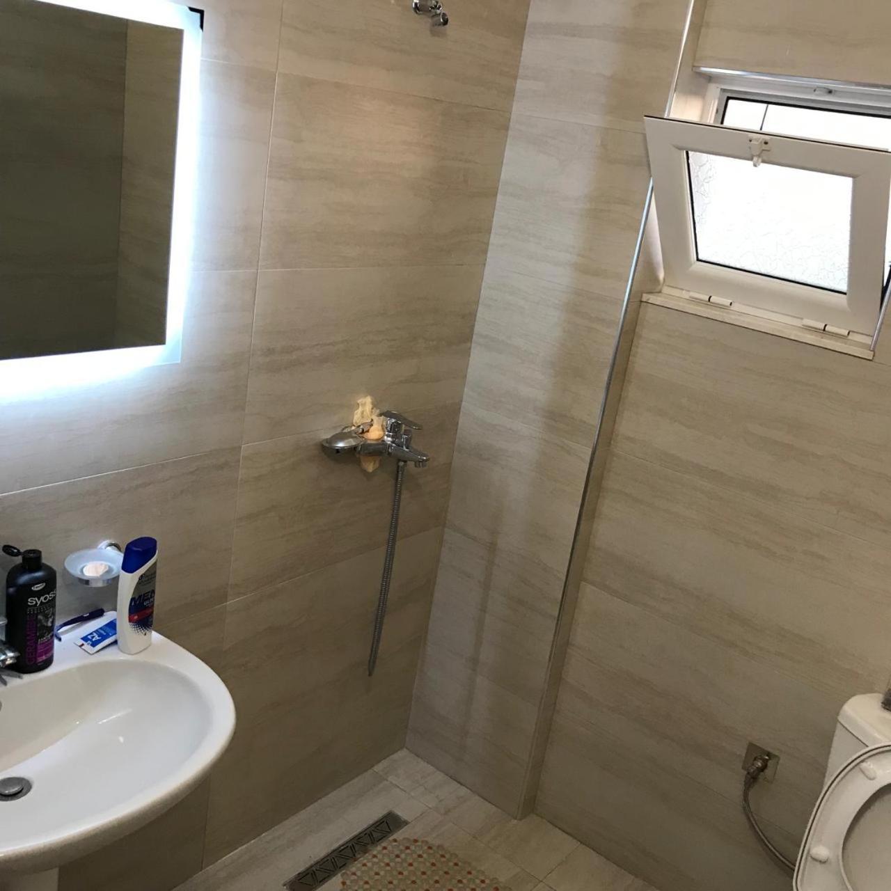 סרנדה Eri Rooms מראה חיצוני תמונה