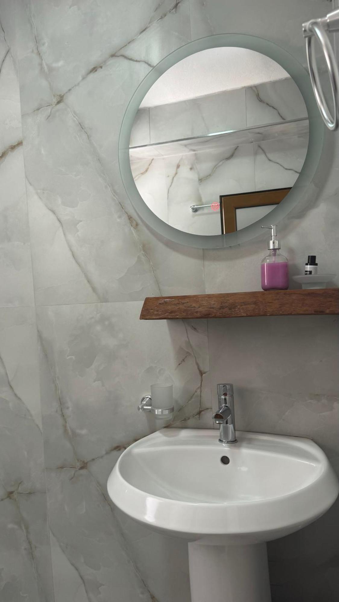 סרנדה Eri Rooms מראה חיצוני תמונה
